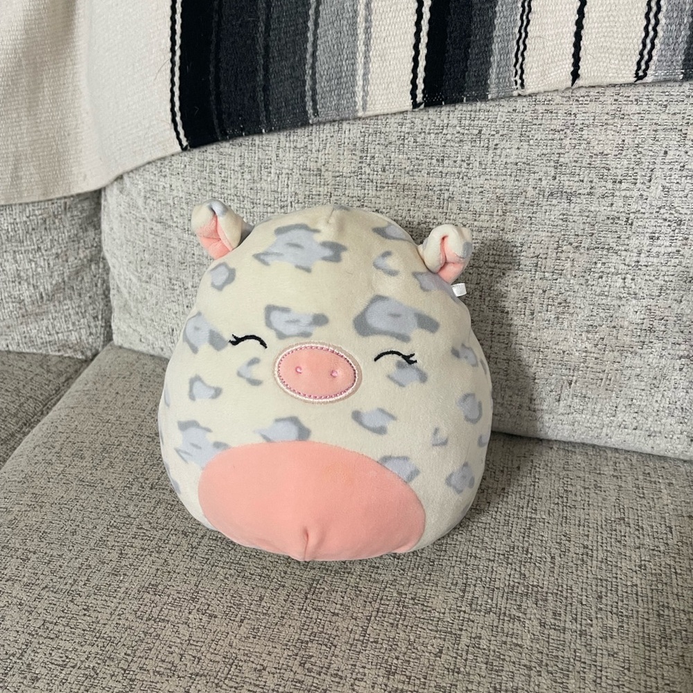 Rosie the pig Squishmallow